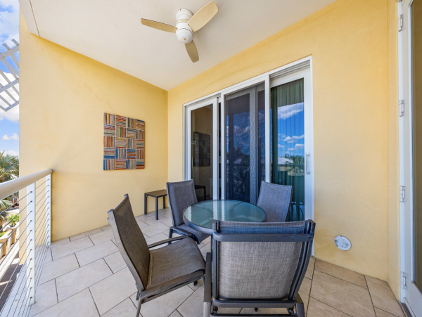 Siesta Key luxury  On Beach Walk to Restaurants & Shopping